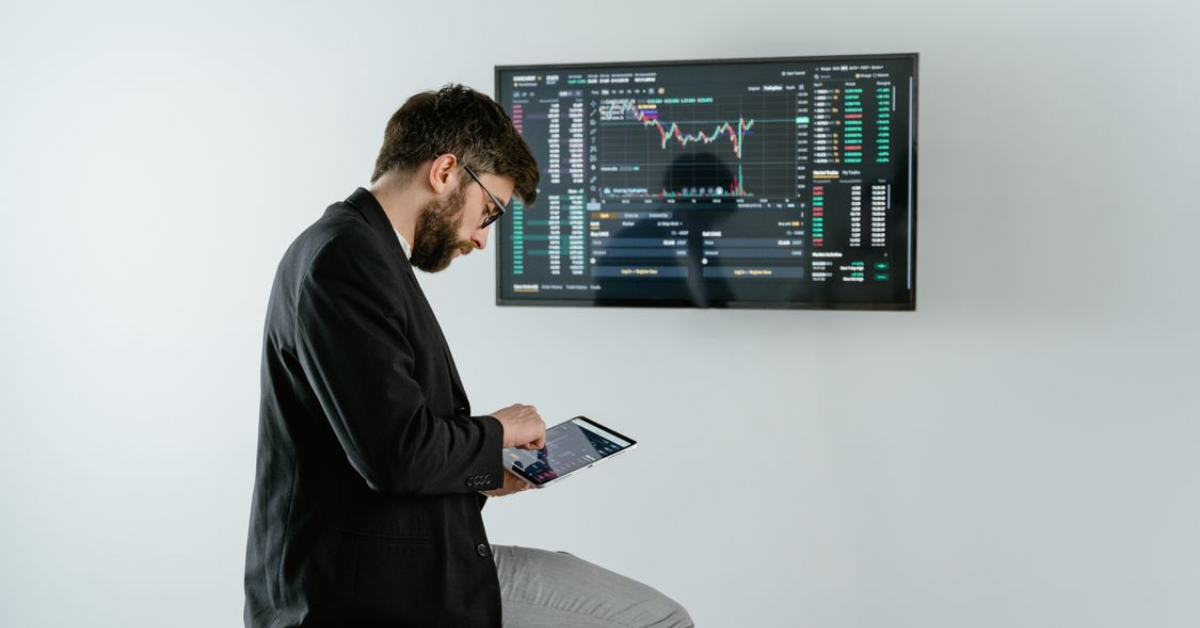 A finance analyst who uses ChatGPT